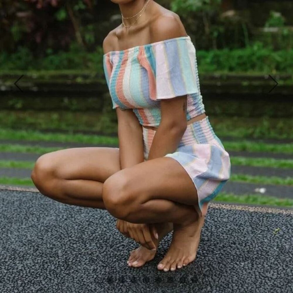 O’Neill, Cove Stripe Short, High Rise Smocked Waist Stripe, Size Medium, EUC